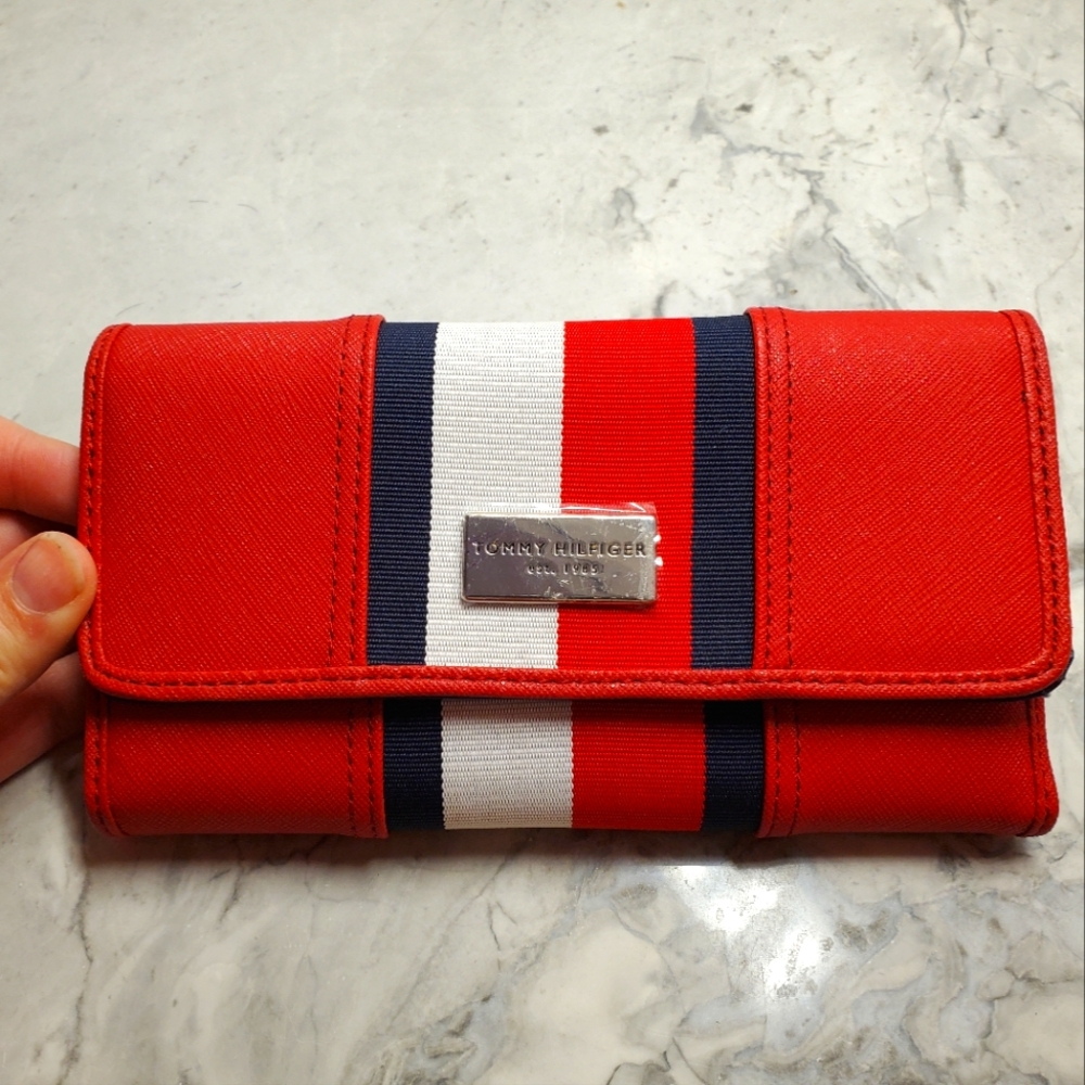 TOMMY HILFIGER | red Leather Continental leather Checkbook Wallet